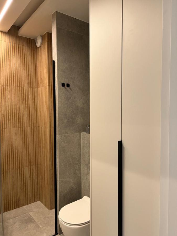 Family & Business Elegant Apartments Ul Lotnicza Centrum Galeria Korona - 1 Bedroom, Terrace, Air Conditioning, Garage - New! Kielce Kültér fotó