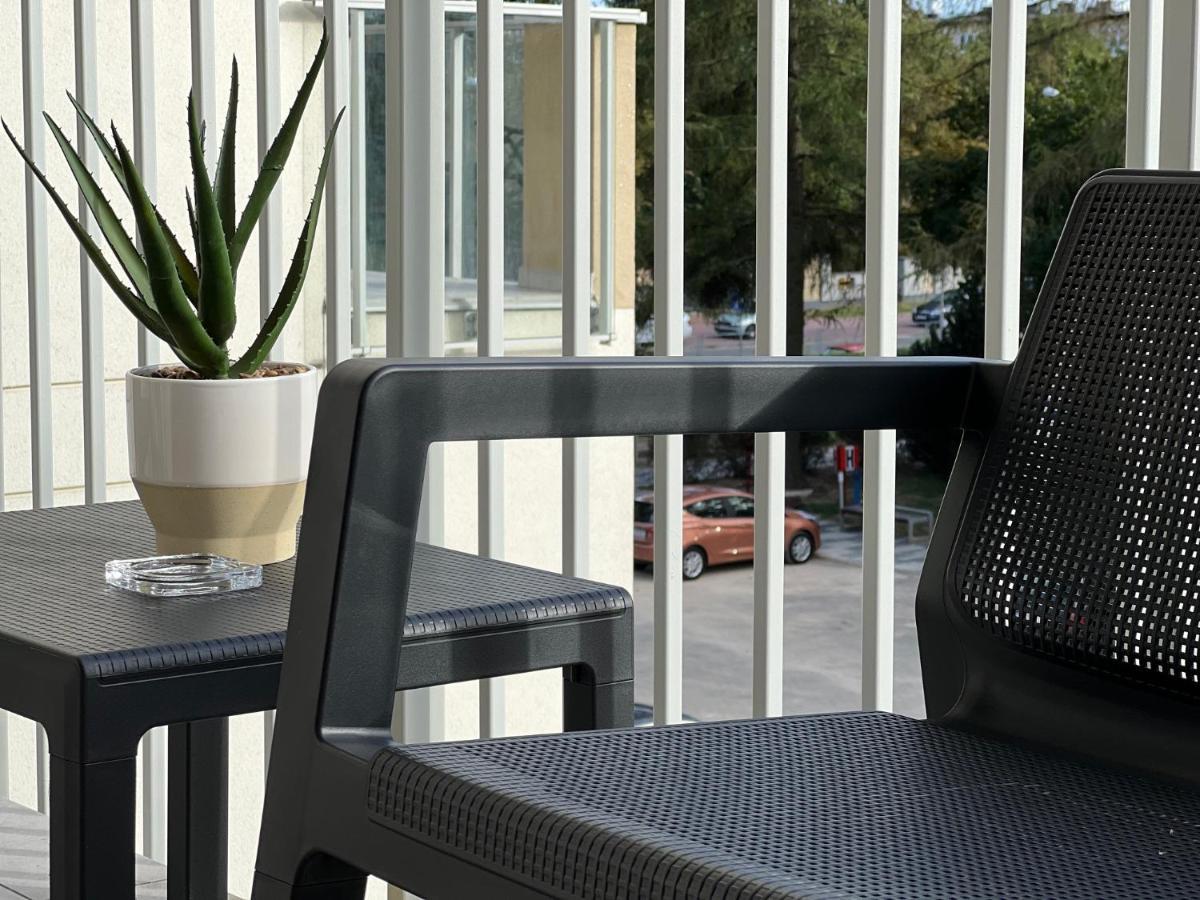 Family & Business Elegant Apartments Ul Lotnicza Centrum Galeria Korona - 1 Bedroom, Terrace, Air Conditioning, Garage - New! Kielce Kültér fotó