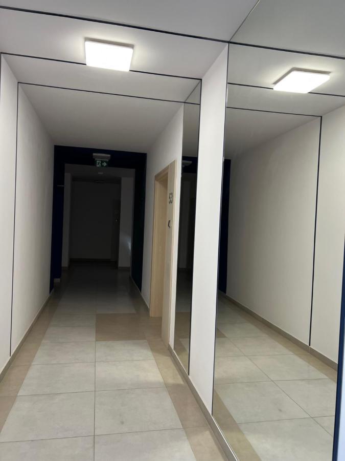 Family & Business Elegant Apartments Ul Lotnicza Centrum Galeria Korona - 1 Bedroom, Terrace, Air Conditioning, Garage - New! Kielce Kültér fotó